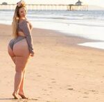 Photos of women with big butts - Huge ass girls